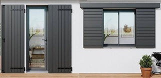 Maison rénovée avec de grandes ouvertures